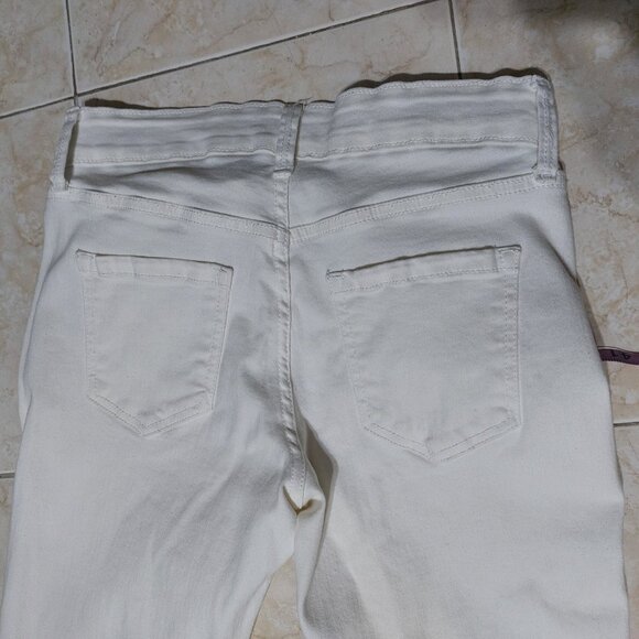 Liz Claiborne Sara Slim Leg Mid Rise Stretch Jean White 4P - Picture 7 of 12